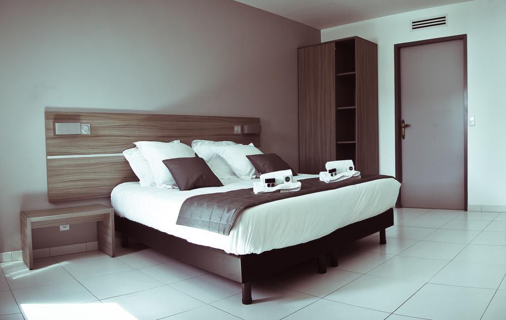 Le Cay Hotel Roquebrune-sur-Argens Room photo