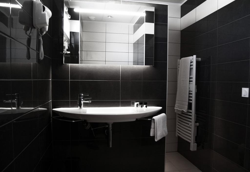 Le Cay Hotel Roquebrune-sur-Argens Room photo